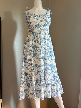Cottagecore Blue & White Floral Tie Strap Tiered Midi Eyelet Sundress, like new